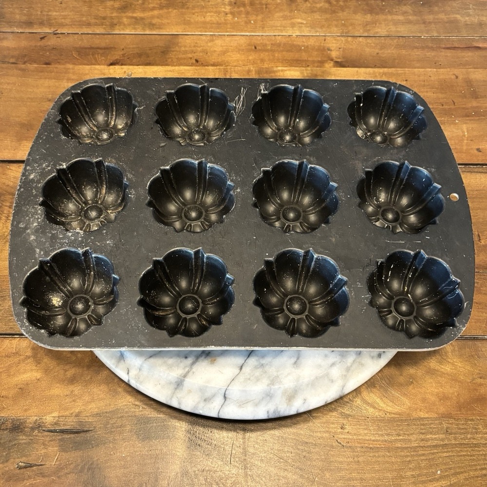 VTG Bundt‎ Nordic Ware Pumpkin Patch Fluted Muffin Pan - Picture 3 of 6